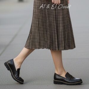 Vionic Cheryl II Black Nappa Leather Loafers – Women’s Size 6W – New In Box